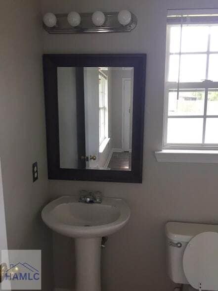 Building Photo - 936 Poppleton Dr