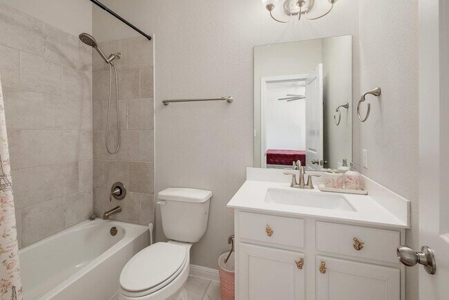Building Photo - 1136 Almeria Bend