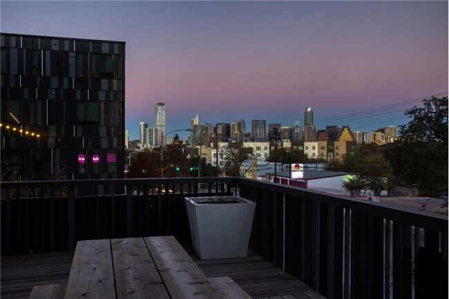 Building Photo - 1102 S Lamar Blvd