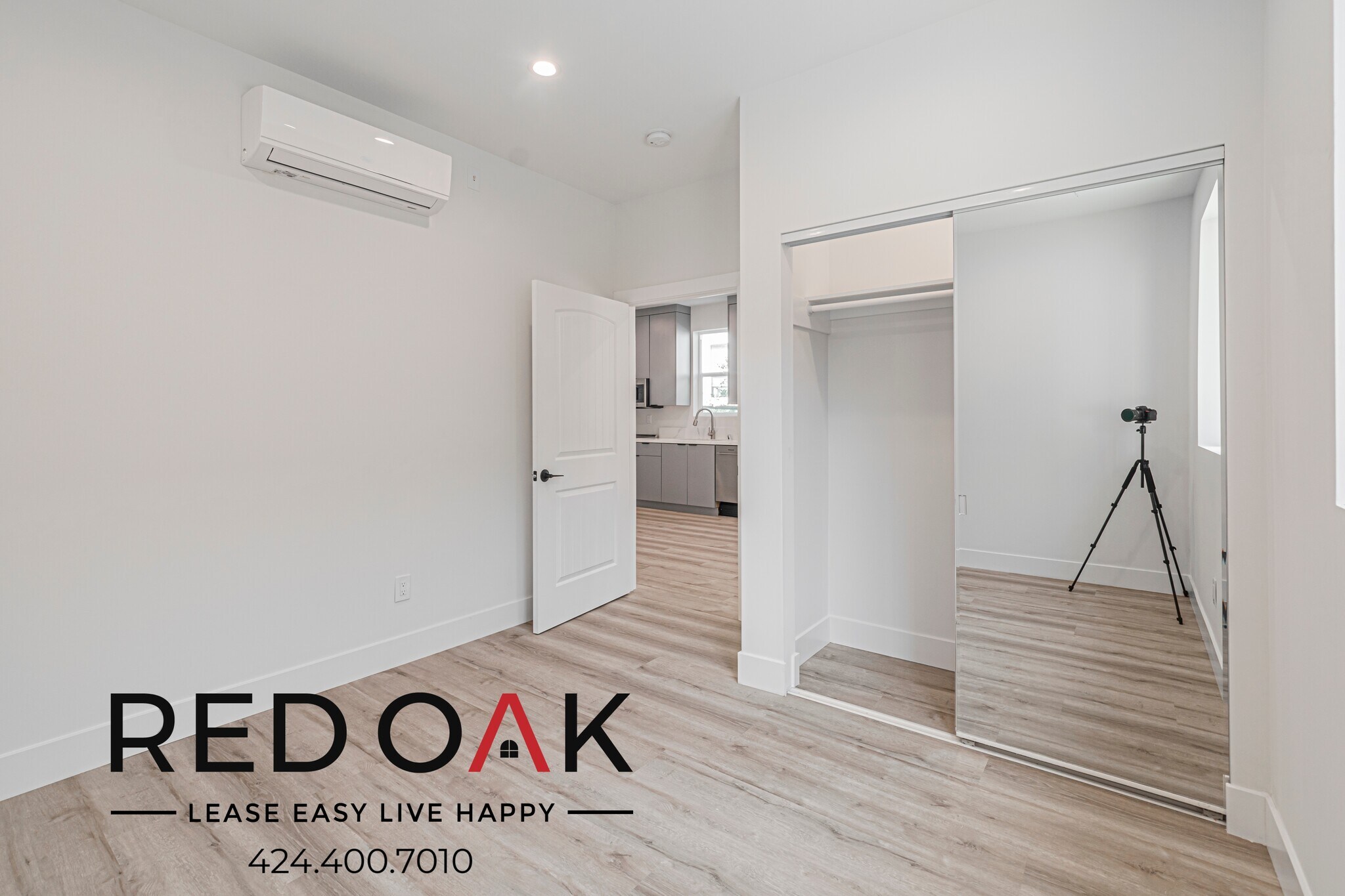 Building Photo - 4592 Riverton Ave