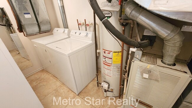 Building Photo - 2749 Barclay Way