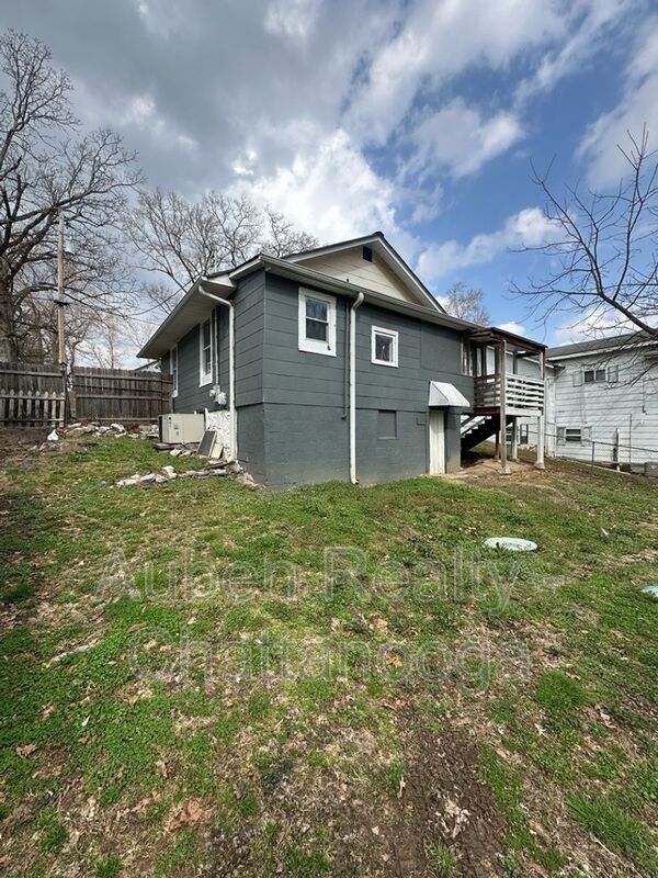 Building Photo - 67 Hargrave Rd