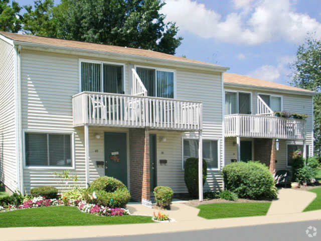 Primary Photo - Cedar Village Apts