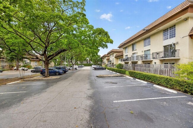 Building Photo - 8550 SW 109th Ave