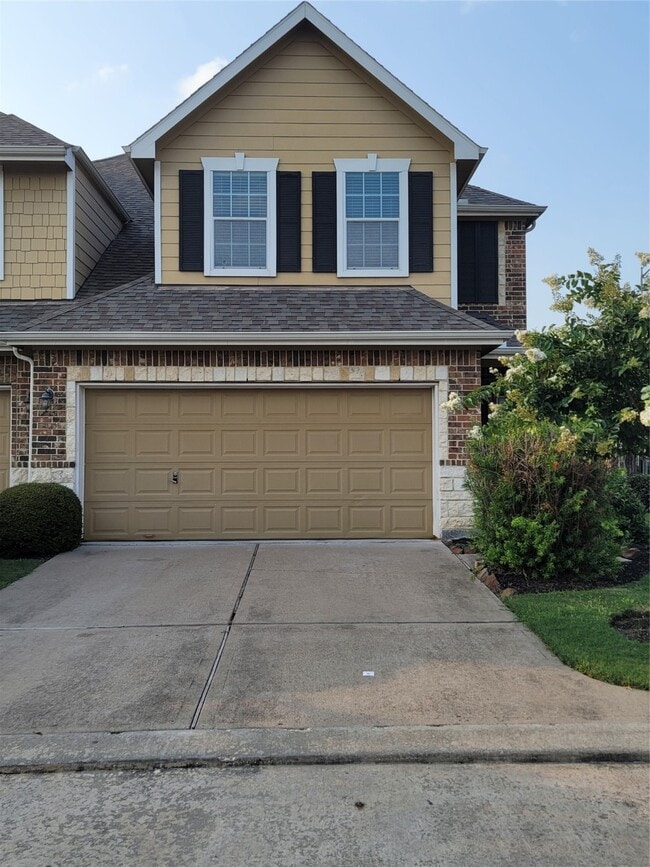 Primary Photo - 14202 Silver Hollow Ln