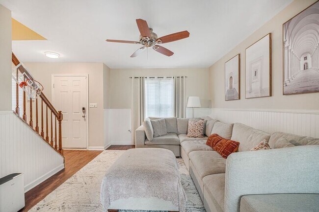 Building Photo - 4410 Caven Ct N