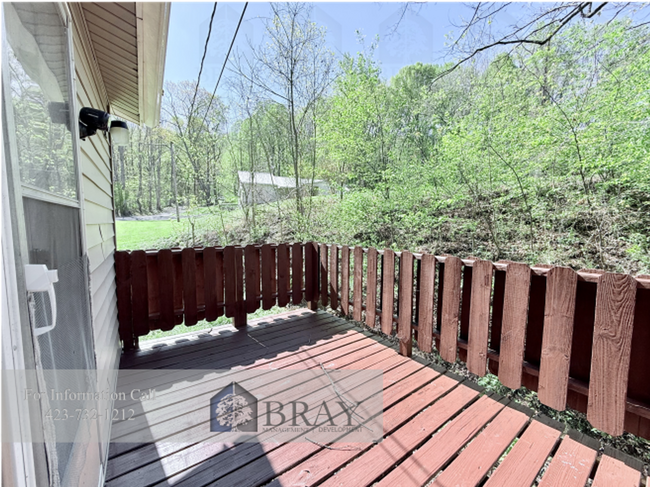 Building Photo - Charming Cottage Retreat in the Heart of Ridgefields – 2BR Renovated Home with Stream Views