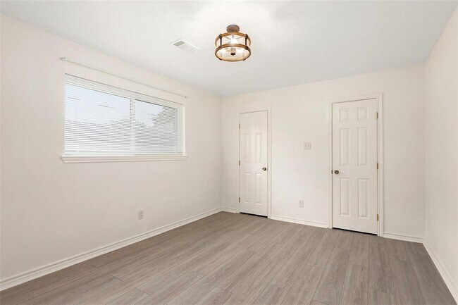 Building Photo - 11218 Sageview Dr