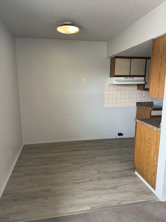 Building Photo - 115 Jerome Ln