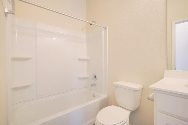 Building Photo - 288 Kapok St