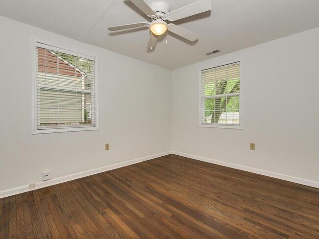 Building Photo - 5113 Valley Stream Rd