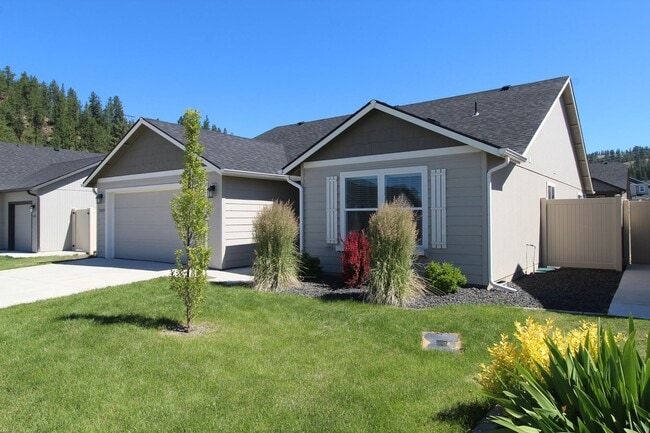 Building Photo - 14505 E Sanson Ave