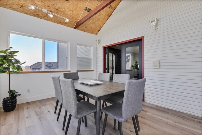 Building Photo - 4611 S Merrivale Pl