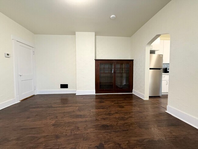Building Photo - Updated 2BR townhouse with office now available!