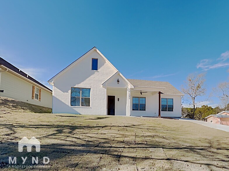 Primary Photo - 1206 Comanche Cove Dr
