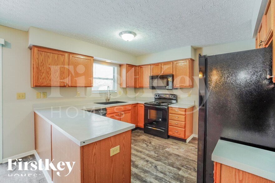 Building Photo - 2722 Hardwood Ave