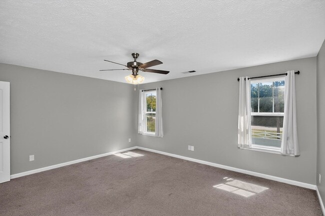Building Photo - 520 Sunflower Dr