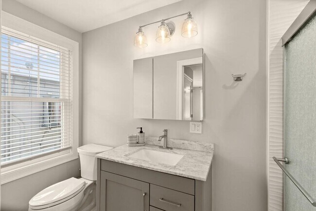 Building Photo - 149 Pleasant St