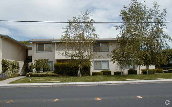 Building Photo - Brittany Apartments
