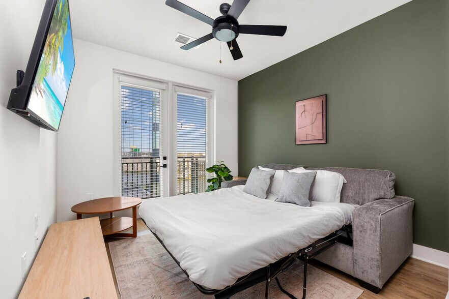 Building Photo - 3820 N Clark Ave