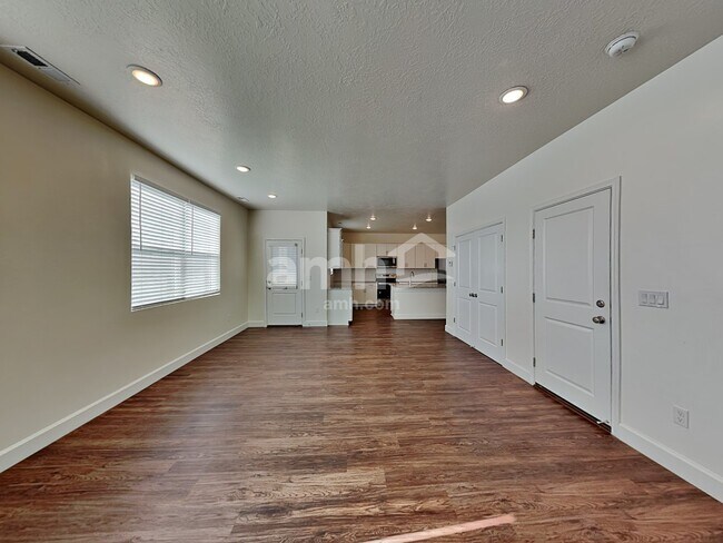 Building Photo - 1328 White St