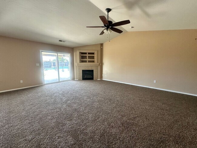 Building Photo - Hanford home w/pool coming soon!