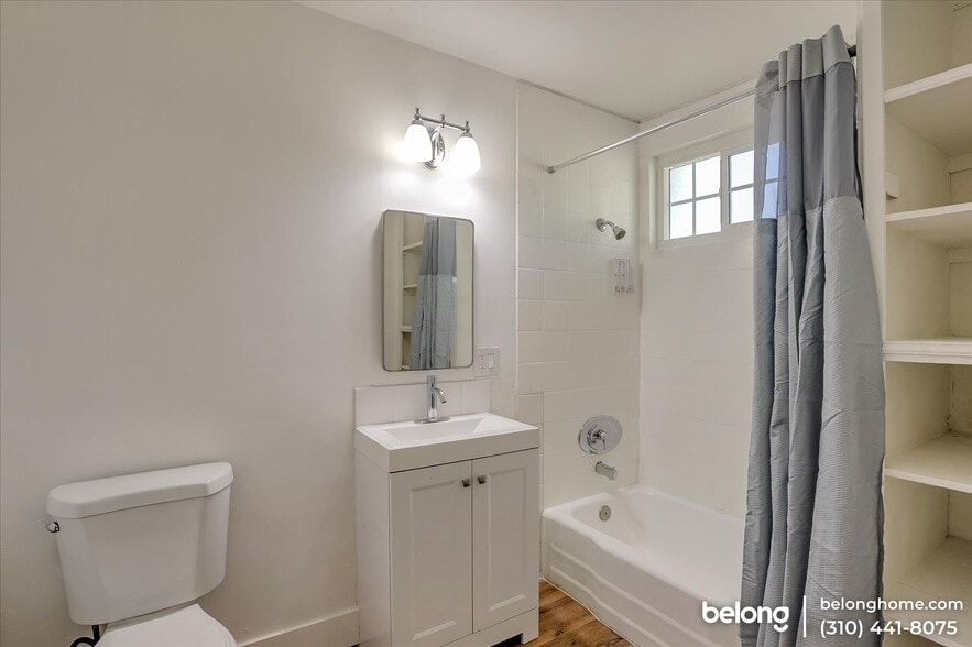 Building Photo - 8833 Paso Robles Ave