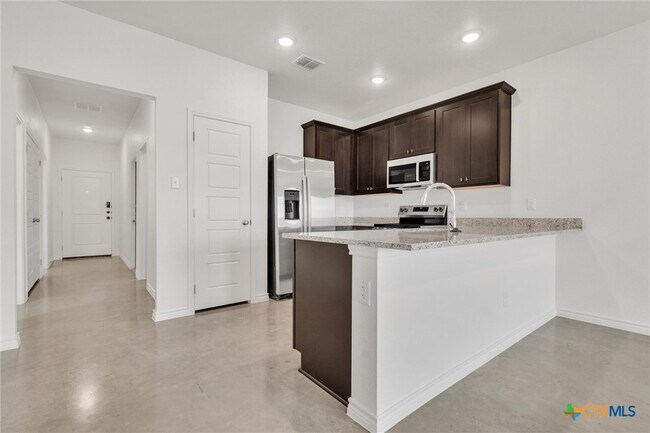 Building Photo - 3902 American Elm Dr