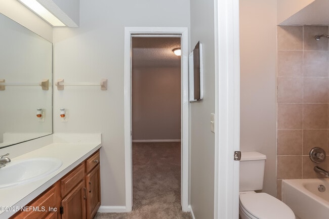 Building Photo - 9539 Glenn Abbey Way