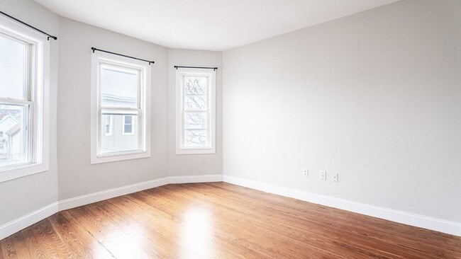 Building Photo - 17 Cawfield St