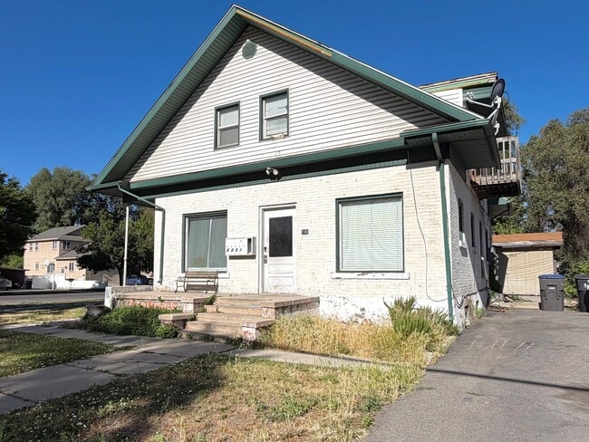 Building Photo - 190 S 300 W St