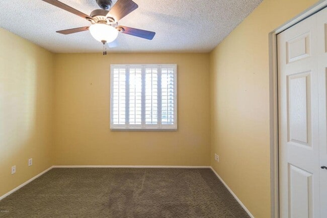 Building Photo - 5 Bedroom/2 Bath Home in amazing ASU Neighborhood