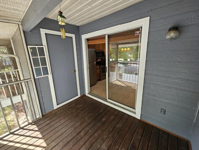 Building Photo - 5477 Lake Margaret Dr