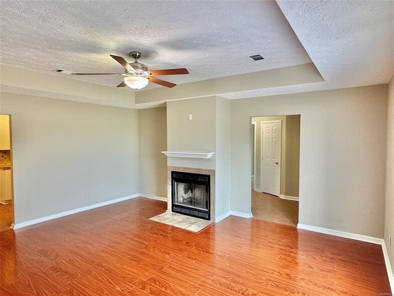 Building Photo - 5931 Brewbaker Blvd