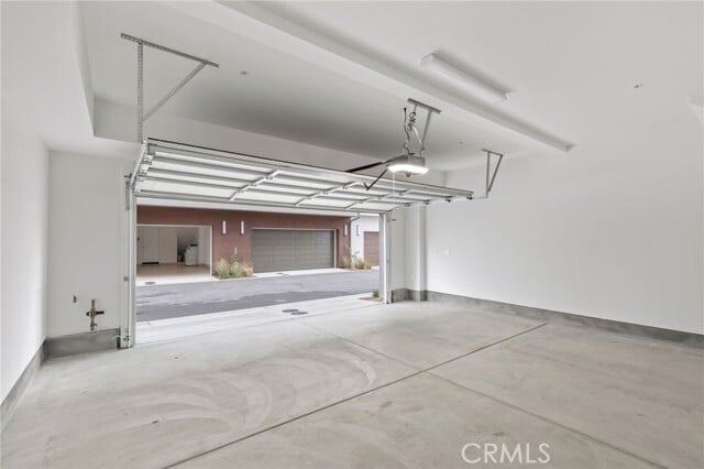 Building Photo - 585 S Lyon St