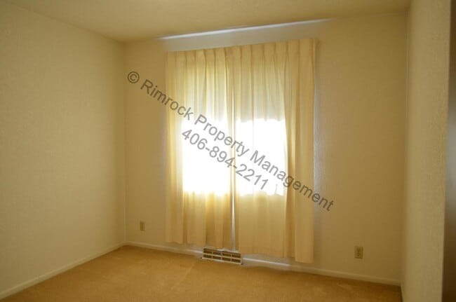 Building Photo - 4 Bedroom Heights Home