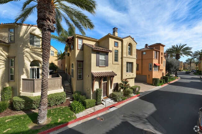 645-2925 Villas Way - Escala