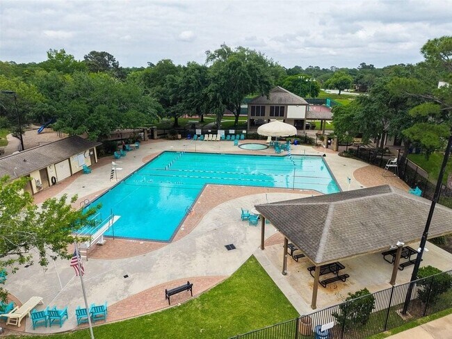 Building Photo - 18111 Shireoak Dr