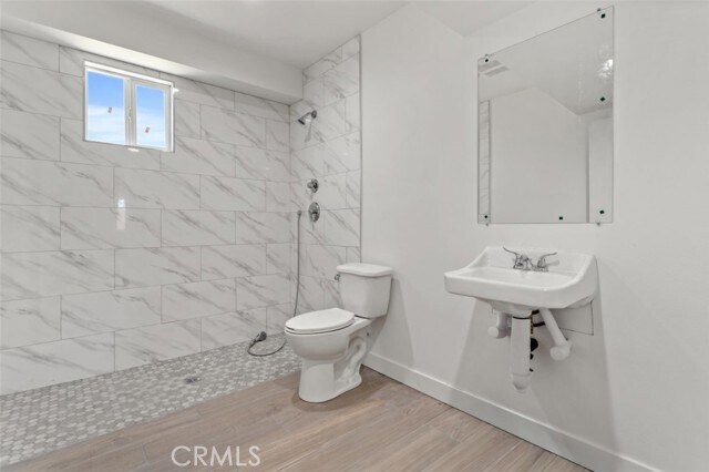 Building Photo - 703 W 80th St