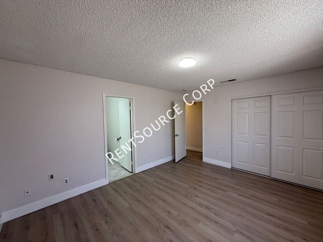 Building Photo - 43837 David St