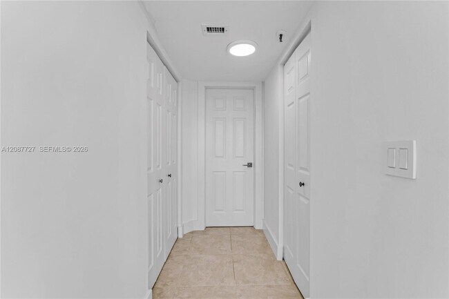 Building Photo - 5880 Collins Ave