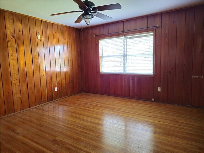 Building Photo - 1369 Whitacre Dr