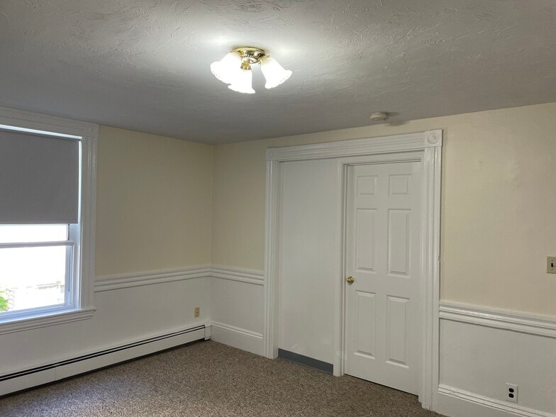 Building Photo - 203 Ash St