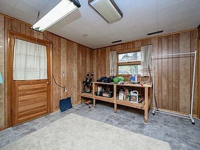 Building Photo - Marvelous 4 Bed 2.5 Bath House In Quarry H...