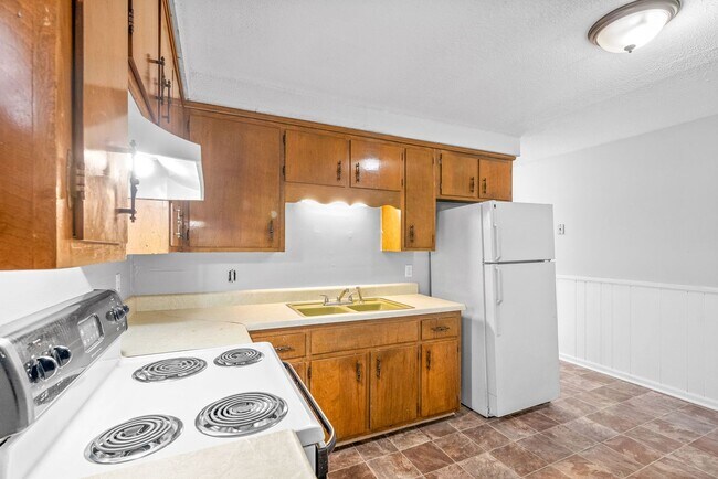 Building Photo - 113 Tandy Dr