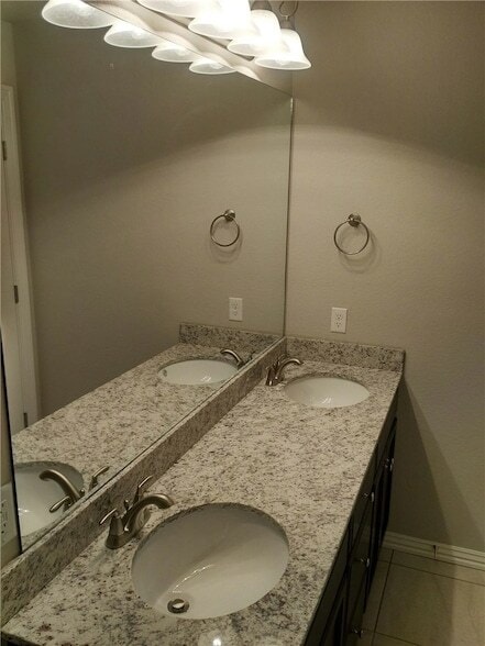 Building Photo - 2737 W Kilimanjaro Way