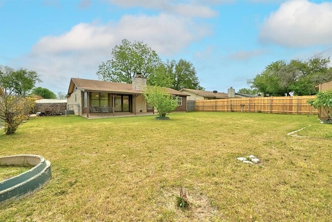 Building Photo - 509 Greenway Dr