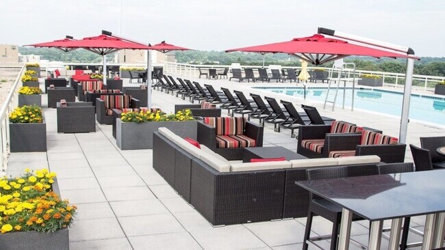 Building Photo - 4615 N Park Ave