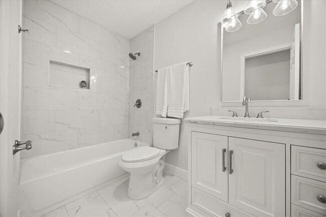 Building Photo - 520 Balsawood Ct