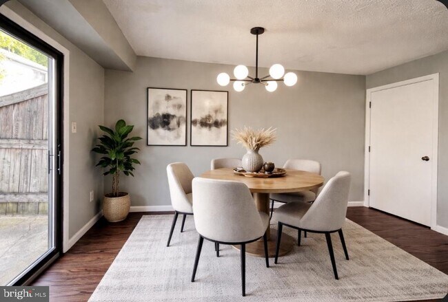 Building Photo - 33 Georgetown Rd